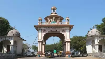 ധർമസ്ഥലയിലെ ദുരൂഹത; പെൺകുട്ടിയെ നഗ്നയാക്കി റോഡിലൂടെ ഓടിച്ചത് കണ്ടെന്ന് ലോറി ഡ്രൈവർ, വെളിപ്പെടുത്തലുകൾ തുടരുന്നു