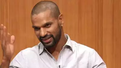 ശരിക്കുമുള്ള ക്രിക്കറ്റ് നീ കളിക്കാൻ പോകുന്നതേയുള്ളു മോനേ...: 14 കാരൻ താരത്തിന് മുന്നറിയിപ്പുമായി ശിഖർ ധവാൻ