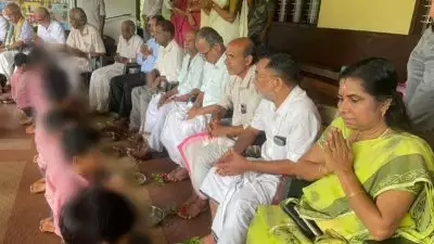 സ്കൂളിൽ വിദ്യാർത്ഥികളെ കൊണ്ട് പാദപൂജ ചെയ്യിപ്പിച്ച സംഭവം; സ്വമേധയാ കേസെടുത്ത് ബാലാവകാശ കമ്മീഷൻ