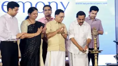16ാംമത് ഭവന പദ്ധതി പൂര്‍ത്തിയാക്കി താക്കോല്‍ കൈമാറി കല്യാണ്‍ ഡെവലപ്പേഴ്‌സ്; കോഴിക്കോട്ടെ ആദ്യ പദ്ധതിയായ കല്യാണ്‍ കോര്‍ട്ട്‌യാര്‍ഡ് താമസസജ്ജമായി