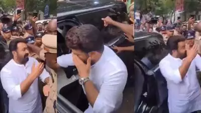 'എന്താ മോനെ ഇതൊക്കെ...' കണ്ണിൽ മൈക്ക് കൊണ്ടു, പ്രതികരിച്ച് മോഹൻലാൽ; വൈറലായി വീഡിയോ