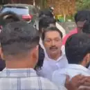 'പൊലീസ് ബസ്സിന്റെ ചില്ല് തകര്‍ത്തു'; വീണ ജോർജിനെതിരെ പ്രതിഷേധിച്ച യൂത്ത് കോണ്‍ഗ്രസ് പത്തനംതിട്ട ജില്ലാ സെക്രട്ടറി അറസ്റ്റില്‍