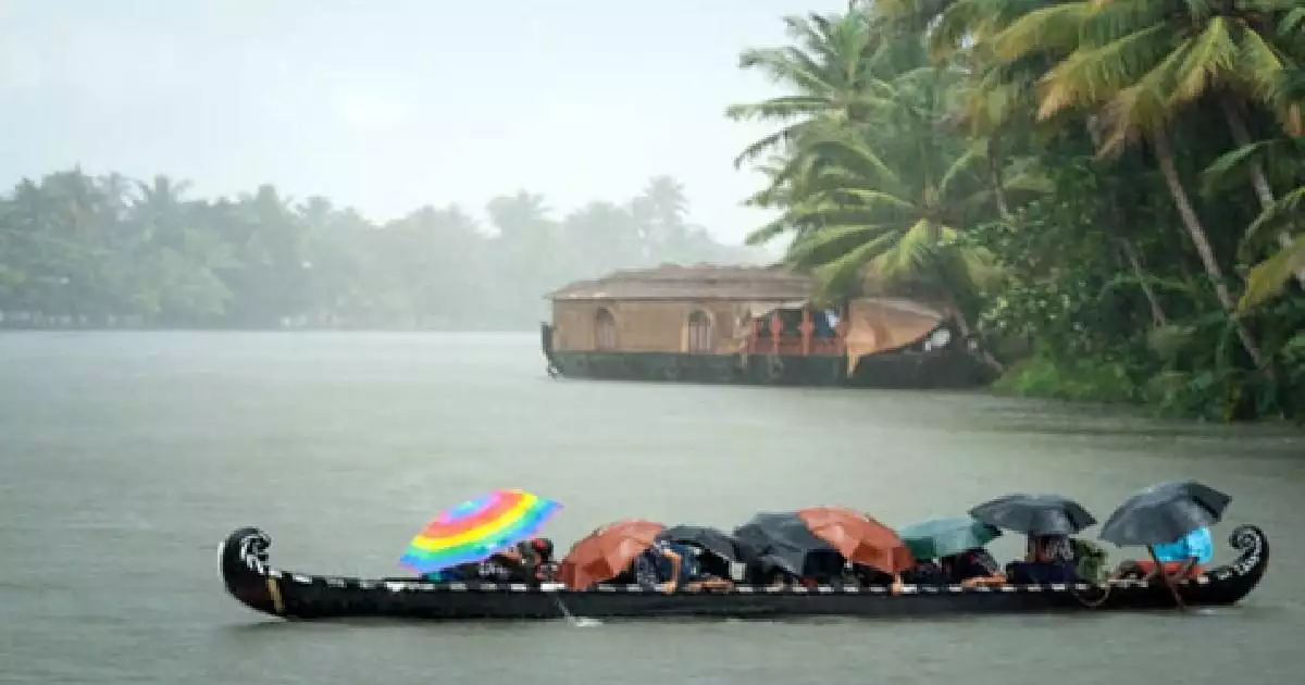 സംസ്ഥാനത്ത് ഇന്ന് തീവ്ര മഴ; മൂന്ന് ജില്ലകളിൽ ഓറഞ്ച് അലേർട്ട്, പാലക്കാട് ജില്ലയിലെ സ്കൂളുകൾക്ക് അവധി