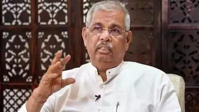 ‘കേരളം പല സംസ്ഥാനങ്ങൾക്കും മാതൃക, ആരോഗ്യമേഖലയിൽ മികച്ച നേട്ടം ഉണ്ടാക്കാനായി'; പിണറായി സർക്കാരിനെ പ്രശംസിച്ച് ഗവർണർ