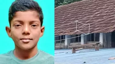 ആശ്വാസവാക്കുകളുമായി മിഥുന്റെ വീട്ടിലെത്തി മന്ത്രിമാർ, 5 ലക്ഷം രൂപ സഹായധനം കുടുംബത്തിന് കൈമാറി കെഎസ്ഇബി