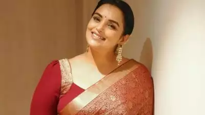 ജോലിയായി എന്തും ചെയ്യും, സംവിധായകൻ പറഞ്ഞതാണ് ഇറോട്ടിക് രം​ഗങ്ങളിൽ ചെയ്തത്; സിനിമാ രം​ഗത്ത് റൊമാൻസുണ്ടായിട്ടില്ല : ശ്വേത മേനോൻ