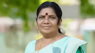 സംസ്ഥാനത്ത് കാക്കളില്‍ വരെ പക്ഷിപ്പനി; നിയന്ത്രിക്കാന്‍ കഴിയാത്ത വിധം; കേന്ദ്ര സഹായം ആവശ്യമെന്ന് ജെ ചിഞ്ചുറാണി