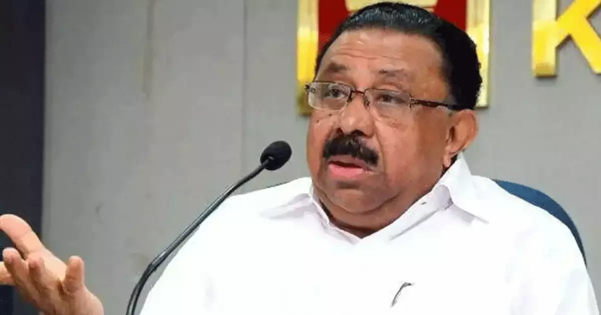 നാളെ പ്രധാനമന്ത്രിയാകാനും തരൂരിന്റെ പേര് വരും; പാര്ട്ടി അത് ഗൗരവമായി എടുക്കുന്നില്ലെന്ന് എംഎം ഹസന്