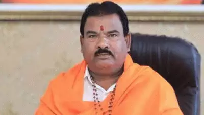 ഡാന്‍സ് ബാറുകള്‍ നടത്തുന്നതും അവരാണ്; മുംബൈയെ നശിപ്പിക്കുന്നത് ദക്ഷിണേന്ത്യക്കാര്‍; മര്‍ദ്ദനത്തിന് പിന്നാലെ വിദ്വേഷ പ്രസംഗവുമായി ശിവസേന എംഎല്‍എ