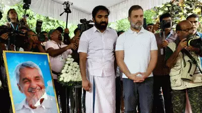 ഉമ്മന്‍ചാണ്ടി തനിക്ക് ഗുരുവും വഴികാട്ടിയും; നേരിട്ടത് നീതീകരിക്കാനാവാത്ത രാഷ്ട്രീയ വേട്ടയാടലെന്ന് രാഹുല്‍ ഗാന്ധി