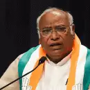 ഭരണഘടനയില്‍ മാറ്റംവരുത്താന്‍ അനുവദിക്കില്ല; 42 രാജ്യങ്ങള്‍ സന്ദര്‍ശിച്ച മോദി ഇതുവരെ മണിപ്പൂരില്‍ പോയിട്ടില്ലെന്ന് മല്ലികാര്‍ജുന്‍ ഖാര്‍ഗെ