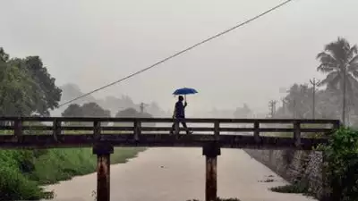 ആറ് ജില്ലകളിൽ ഓറഞ്ച് അലേർട്ട്; രണ്ട് ജില്ലകളിലും മൂന്ന് താലൂക്കുകളിലും വിദ്യാഭ്യാസ സ്ഥാപനങ്ങൾക്ക് അവധി