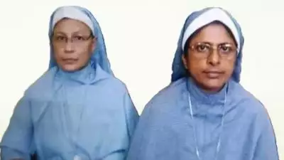 'സഭാവസ്ത്രം ധരിച്ച് യാത്ര ചെയ്യാൻ ഭയമാകുന്ന അവസ്ഥ'; മനുഷ്യക്കടത്ത് ആരോപിച്ച് മലയാളി കന്യാസ്ത്രീകളെ അറസ്റ്റ് ചെയ്തതിൽ പ്രതിഷേധിച്ച് സിറോ മലബാർ സഭ