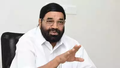 'തിരച്ചില്‍ നിര്‍ത്താന്‍ പറഞ്ഞിട്ടില്ല, ജെസിബി കൊണ്ടുവന്ന് പരിശോധിക്കണമെന്നാണ് ഞങ്ങള്‍ പറഞ്ഞത്'; പ്രസ്താവന തെറ്റായി വ്യാഖ്യാനിക്കപ്പെട്ടെന്ന് മന്ത്രി വി എന്‍ വാസവന്‍