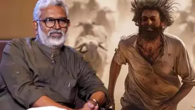 ആടുജീവിതത്തെ വാനോളം പുകഴ്ത്തിയ ആൾ ഇന്ന് ചെയർമാനായപ്പോൾ അത് മാറ്റിപ്പറഞ്ഞു; അശുതോഷ് ​ഗോവാരിക്കറിനെതിരെ ബ്ലെസി