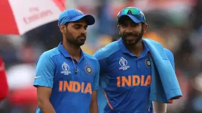 'ഇടവേളകളില്ലാതെ പ്രകടനം നടത്തുക എന്നത് ബുദ്ധിമുട്ടാണ്'; ബുംറയുടെ ജോലിഭാര തന്ത്രത്തെ ന്യായീകരിച്ച് ഭുവനേശ്വർ കുമാർ