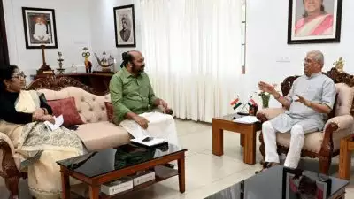 താല്‍ക്കാലിക വി സി നിയമനം; ഗവർണറുമായി കൂടിക്കാഴ്ച നടത്തി മന്ത്രിമാർ, സമവായത്തിന് ശ്രമം