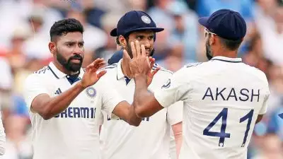 ഓവലിൽ ഇന്ത്യയുടെ കൊടുംചതി, അഞ്ചാംദിനം ബോളിൽ കൃത്രിമം കാണിച്ചു; ആഞ്ഞടിച്ച് പാക് താരം