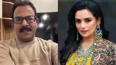 'എനിക്ക് 13 വയസുള്ള മകളുണ്ട്, ഈ ചെയ്യുന്നവർ അത് ഓർക്കുന്നുണ്ടോ'യെന്ന് ചോദിച്ച് ശ്വേത പൊട്ടിക്കരഞ്ഞു; നടിക്ക് പിന്തുണയുമായി മേജർ രവി