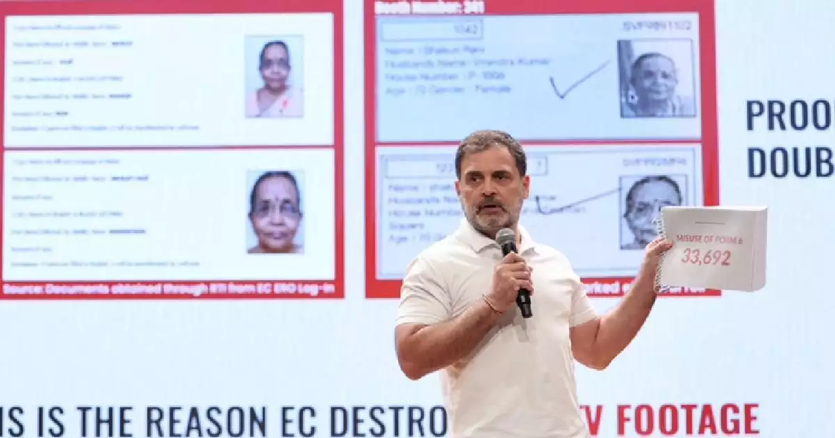 'വോട്ട് കള്ളൻ, സിംഹാസനം വിട്ടുപോകുക', കോൺഗ്രസിൻ്റെ രാജ്യവ്യാപക പ്രക്ഷോഭത്തിന് ഇന്ന് തുടക്കം; രാത്രി 8 ന് മെഴുകുതിരി പ്രകടനം