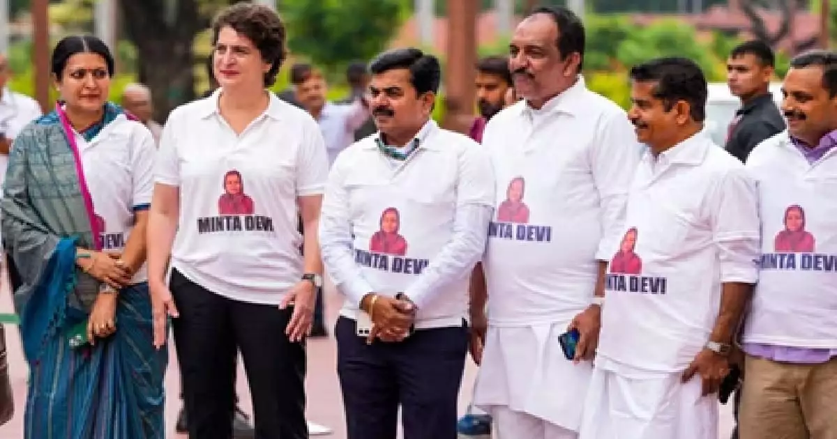 കന്നിവോട്ടറായ 124 വയസുകാരി മിന്റ ദേവി! ബിഹാറിലെ വോട്ടർ പട്ടികയിലെ ക്രമക്കേടിൽ വിശദീകരണവുമായി കളക്ടർ; ശ്രദ്ധേയമായത് പ്രതിപക്ഷത്തിന്റെ '124 നോട്ട് ഔട്ട്' ടീ ഷർട്ട്