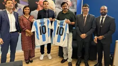 'കായികമന്ത്രിയുടെ സ്‌പെയിൻ യാത്രക്ക് ചെലവായത് 13 ലക്ഷം രൂപ'; ഒരു രൂപ പോലും ചെലവായില്ലെന്ന സർക്കാരിന്റെ വാദം പൊളിയുന്നു, മന്ത്രിയുടെ യാത്ര മെസിയെ ക്ഷണിക്കാനെന്ന പേരിൽ