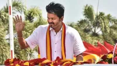 'സിംഹം ഇറങ്ങുന്നത് വേട്ടയാടാൻ, 234 സീറ്റിലും ഞാൻ തന്നെ സ്ഥാനാർഥി, മത്സരം ഡിഎംകെയും ടിവികെയും തമ്മിൽ': വിജയ്