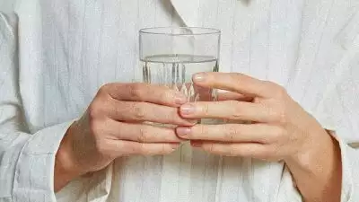 വെള്ളം കുടിച്ചില്ലെങ്കിൽ പണിപാളും; നിർജ്ജലീകരണം ഉയർന്ന സമ്മർദ്ദത്തിലേക്ക് നയിക്കുന്നതായി പഠനം!