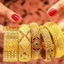 റെക്കോഡുകൾ തകർത്ത് കുതിച്ചുയർന്ന് സ്വർണവില; ഒരു പവന് 1,05,600 രൂപ, ഗ്രാമിന് 13,200