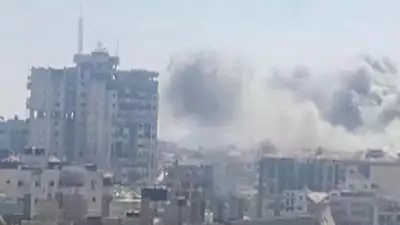 ഗാസ സിറ്റിയില്‍ നിന്ന് ഒഴിയാന്‍ ആവശ്യപ്പെട്ടതിന് പിന്നാലെ റസിഡന്‍ഷ്യല്‍ ടവറിന് നേര്‍ക്ക് ഇസ്രയേല്‍ ബോംബാക്രമണം; ശനിയാഴ്ച മാത്രം 21 പേര്‍ കൊല്ലപ്പെട്ടു