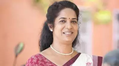 കെ ജെ ഷൈനെതിരായ സൈബർ അധിക്ഷേപം; കോൺഗ്രസ് നേതാവിന്റെ വീട്ടിൽ പരിശോധന, മൊബൈൽ പിടിച്ചെടുത്തു