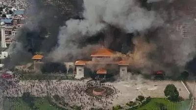 നേപ്പാളിൽ ആളിപ്പടർന്ന് ജെൻ സി പ്രക്ഷോഭം; പാർലമെന്റ് മന്ദിരത്തിന് തീയിട്ട് പ്രക്ഷോഭകാരികൾ, രാജിവെച്ച മന്ത്രിമാരെ സുരക്ഷിത കേന്ദ്രങ്ങളിലേക്ക് മാറ്റാൻ സൈന്യം