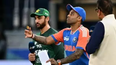 Asia Cup Final: ടോസ് വിജയം ഇന്ത്യയ്ക്കൊപ്പം, പക്ഷേ സൂപ്പർ താരം ടീമിലില്ല; പ്ലെയിം​ഗ് ഇലവനിൽ ആരാധകർക്ക് അങ്കലാപ്പ്