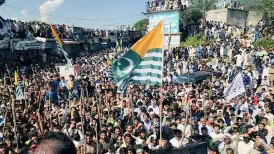 പാക് അധിനിവേശ കശ്മീരിൽ പാകിസ്ഥാൻ സർക്കാരിനെതിരെ വമ്പൻ പ്രതിഷേധം; 2 മരണം, നിരവധിപേർക്ക് പരിക്ക്