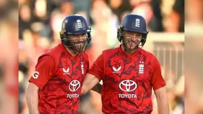 ദക്ഷിണാഫ്രിക്കയെ എയറിൽ കേറ്റി ഇംഗ്ലണ്ട്; വെടിക്കെട്ട് പ്രകടനത്തിൽ കടന്നത് 300 റൺസ്