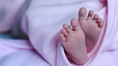 അങ്കമാലിയിൽ 6 മാസം പ്രായമുള്ള കുഞ്ഞിനെ കഴുത്തറത്ത് കൊന്നു; മുത്തശ്ശി ഗുരുതരാവസ്ഥയിൽ