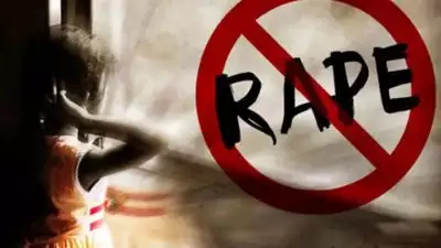 മദ്യം നൽകി പെൺകുട്ടിയെ പീഡിപ്പിച്ച കേസ്; അമ്മയ്ക്കും രണ്ടാനച്ഛനും 180 വർഷം കഠിന തടവ്