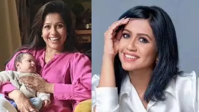 'കൈ കണ്ടാൽ അറിയാം പ്രായം കുറേ ഉണ്ടെന്ന്, മുഖത്ത് പുട്ടി ഇട്ട് പിടിച്ച് നിൽക്കുവാണോ'; രഞ്ജിനി ഹരിദാസിനെ വിമർശിച്ച് സോഷ്യൽ മീഡിയ