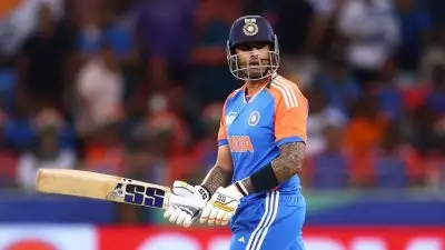 ഞാൻ ഫോം ഔട്ടല്ല, റൺസ് കണ്ടെത്താനാകുന്നില്ല എന്നേയുള്ളു: സ്വയം ന്യായീകരിച്ച് സൂര്യകുമാർ