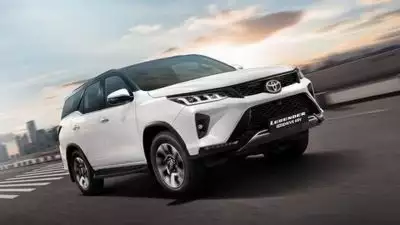 ഇത്രയും വിലക്കുറവ് കണ്ടാൽ പിന്നെ വാങ്ങിപ്പോകില്ലേ..