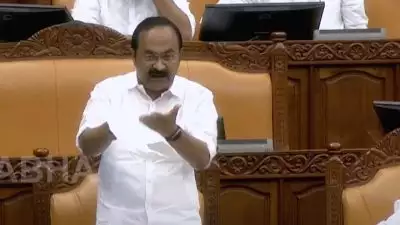 'കേരളത്തിൽ ചരിത്രത്തിലില്ലാത്ത സാമ്പത്തിക പ്രതിസന്ധി, സർക്കാർ വിലാസം സംഘടനകൾ കൈകൊട്ടി കളി നടത്തുന്നു'; വി ഡി സതീശൻ