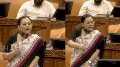 ‘കുഞ്ഞുങ്ങളെ ഇല്ലാതാക്കുകയല്ല സംരക്ഷിക്കുകയാണ്, ചേർത്ത് പിടിക്കുകയാണ് ചെയ്യുന്നത്'; രാഹുല്‍ മാങ്കൂട്ടത്തിലിനെ ലഷ്യംവെച്ച് നിയമസഭയിൽ ആരോഗ്യമന്ത്രി