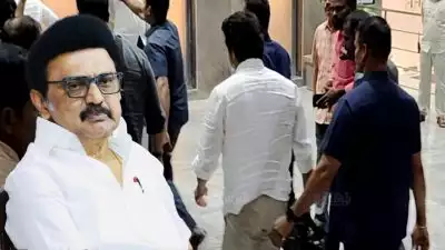 കരൂർ ദുരന്തം: ജുഡീഷ്യൽ അന്വേഷണം പ്രഖ്യാപിച്ച് സർക്കാർ, സ്വകാര്യ വിമാനത്തിൽ ചെന്നൈയിലേക്ക് പറന്ന് വിജയ്