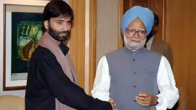 'ഹാഫിസ് സയീദിനെ സന്ദർശിച്ചതിന് ശേഷം മൻമോഹൻ സിംഗ് തന്നോട് നേരിട്ട് നന്ദി പറഞ്ഞു'; വെളിപ്പെടുത്തലുമായി യാസിൻ മാലിക്