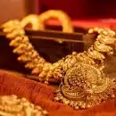 ലക്ഷം തൊട്ട് പൊന്ന്; ചരിത്രത്തിലാദ്യമായി സ്വർണവില പവന് ഒരു ലക്ഷം കടന്നു