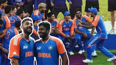 ഏഷ്യാ കപ്പ് വിജയം ട്രോഫിയില്ലാതെ ആഘോഷിക്കാനുള്ള ആശയം ആരുടേത്?; വെളിപ്പെടുത്തി വരുൺ ചക്രവർത്തി