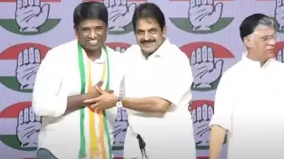 മുന്‍ ഐഎഎസ് ഉദ്യോഗസ്ഥന്‍ കണ്ണന്‍ ഗോപിനാഥന്‍ കോണ്‍ഗ്രസില്‍