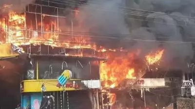 ത​ളി​പ്പ​റ​മ്പി​ൽ വ്യാ​പാ​ര സ്ഥാ​പ​ന​ത്തി​ൽ വ​ന്‍ തീ​പി​ടി​ത്തം