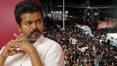 കരൂര്‍ ദുരന്തം: ഇരകളെ നേരില്‍ കണ്ട് വിജയ്, സാമ്പത്തിക സഹായവും വിദ്യാഭ്യാസ സഹായവും ഉറപ്പ്