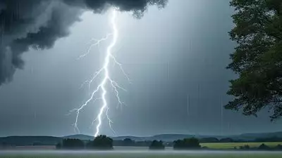 സംസ്ഥാനത്ത് മഴ കനക്കും; മലയോര മേഖലയിലുള്ളവർ പ്രത്യേക ജാഗ്രത പാലിക്കണമെന്ന് നിർദേശം, നാല് ജില്ലകളിൽ ഓറഞ്ച് അലർട്ട്